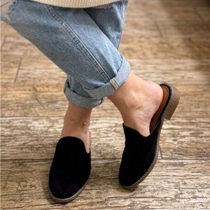 Universal Thread Black Women's Mules